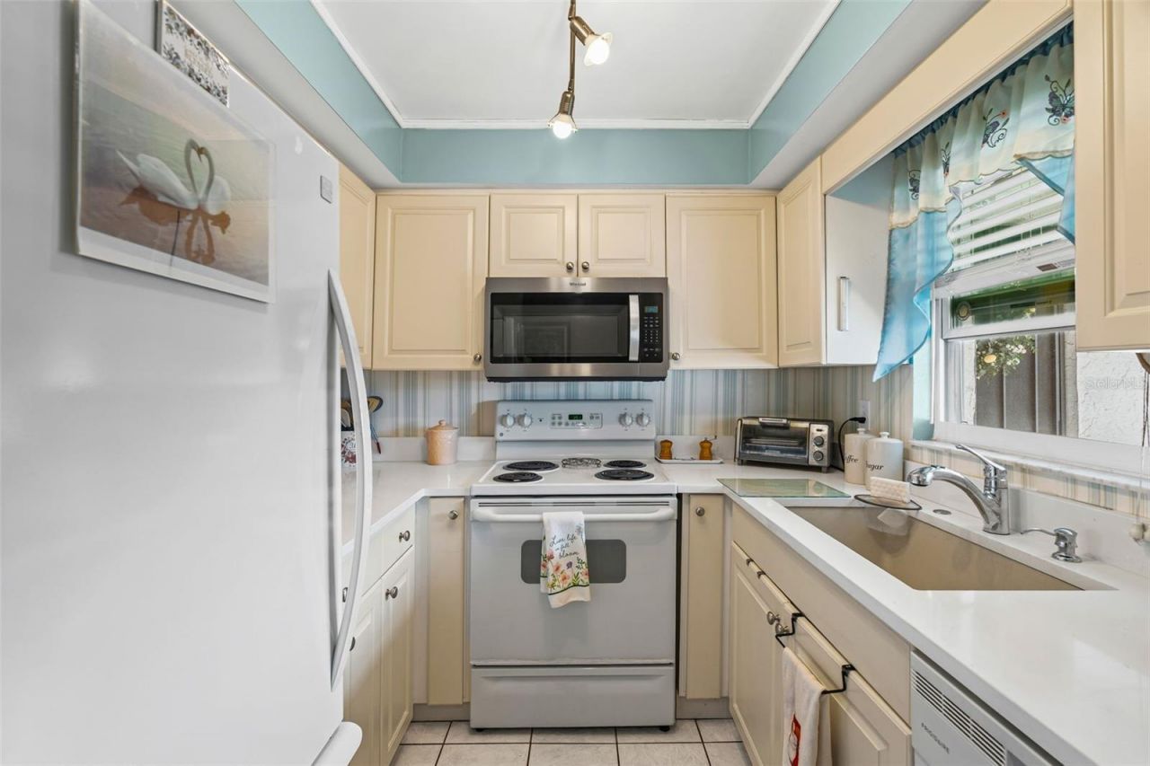 4705 5th Street W, Unit 305, Bradenton, FL 34207 Photo