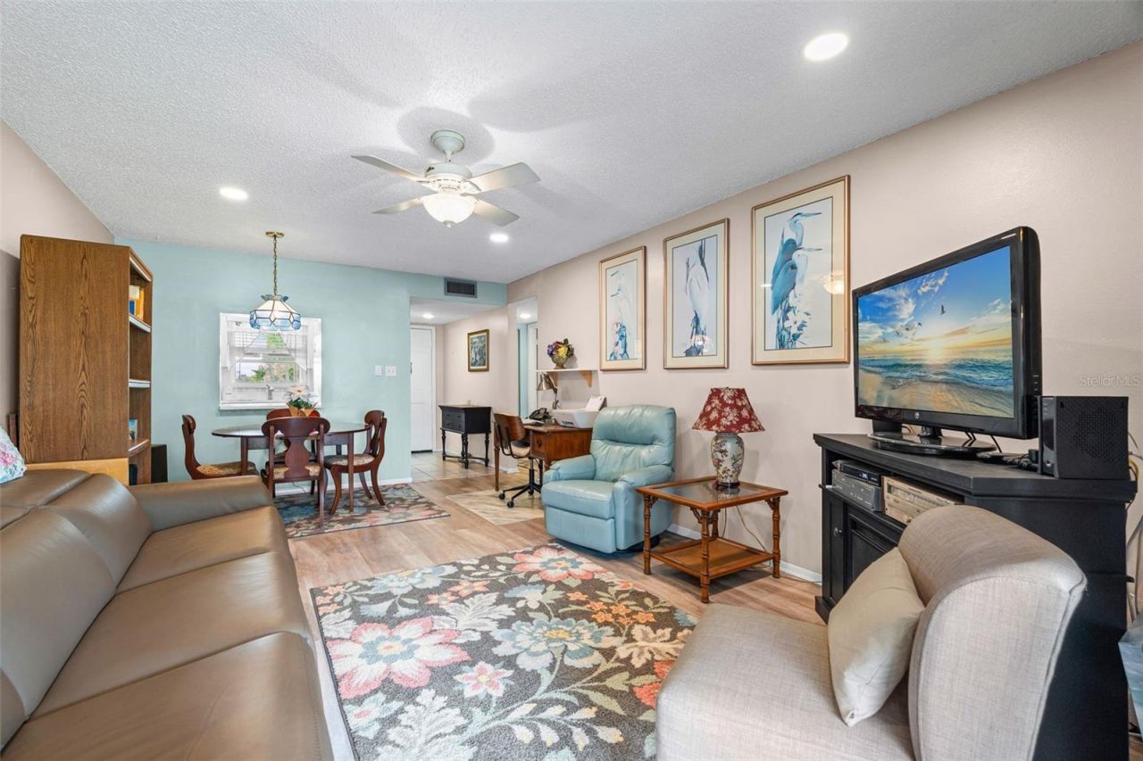 4705 5th Street W, Unit 305, Bradenton, FL 34207 Photo