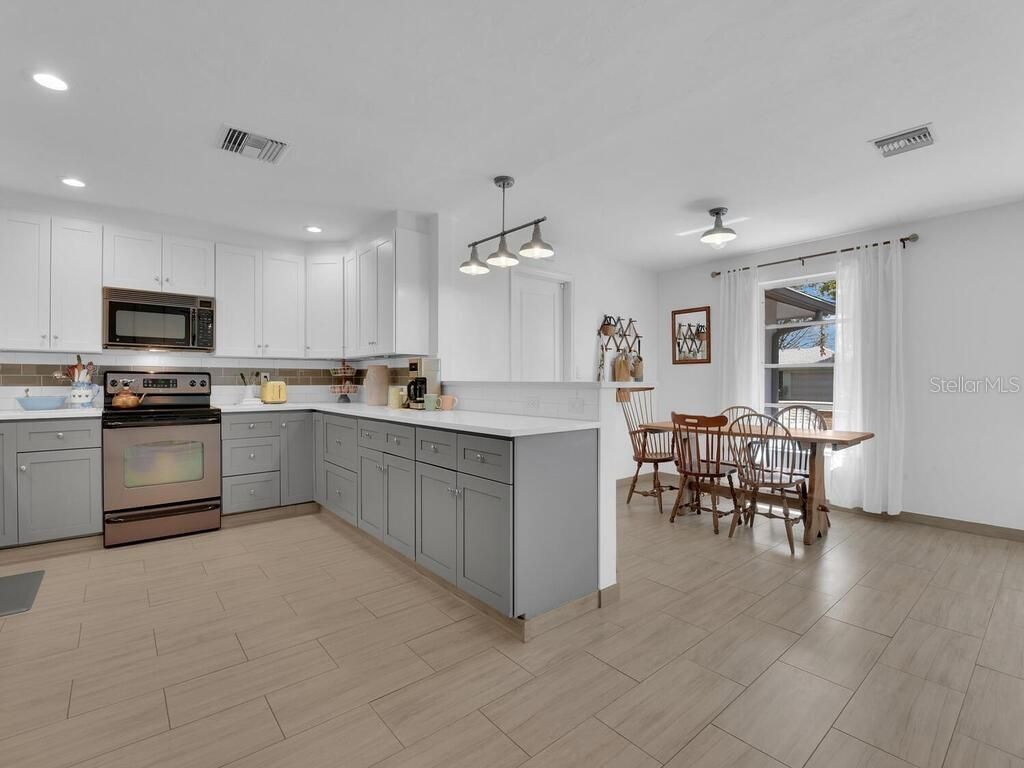 1537 Covington Circle E, Fort Myers, FL 33919 Photo