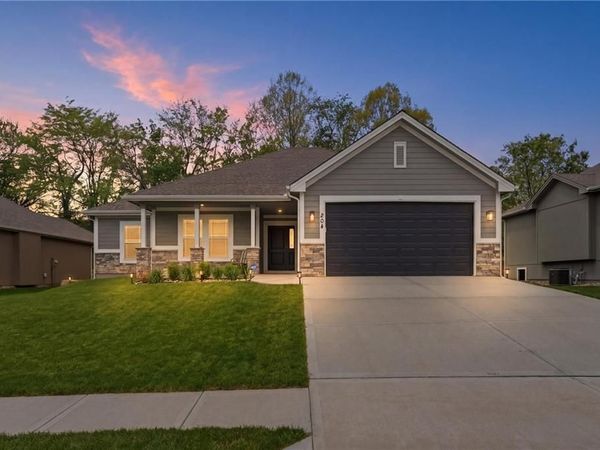204 S MARIMACK Court, Kearney, MO 64040