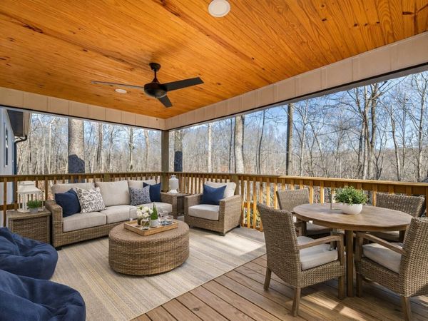 72 Periwinkle Path, Leoma, TN 38468