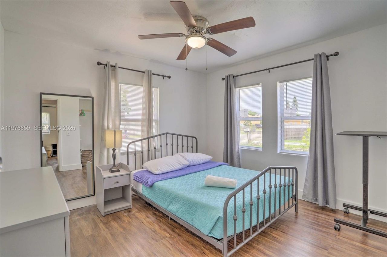 1920 NW 47th St , Miami, FL 33142 Photo