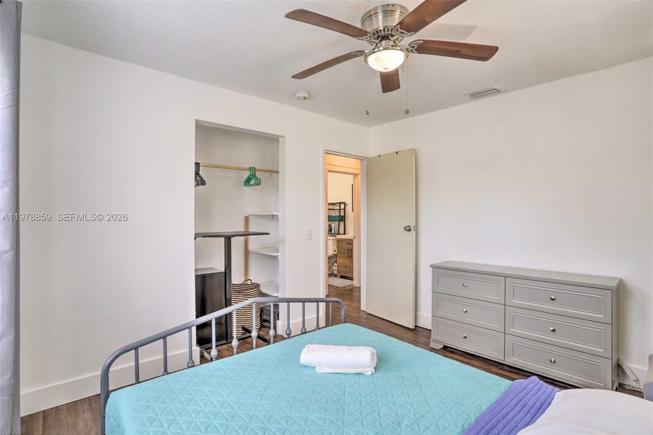 1920 NW 47th St , Miami, FL 33142 Photo