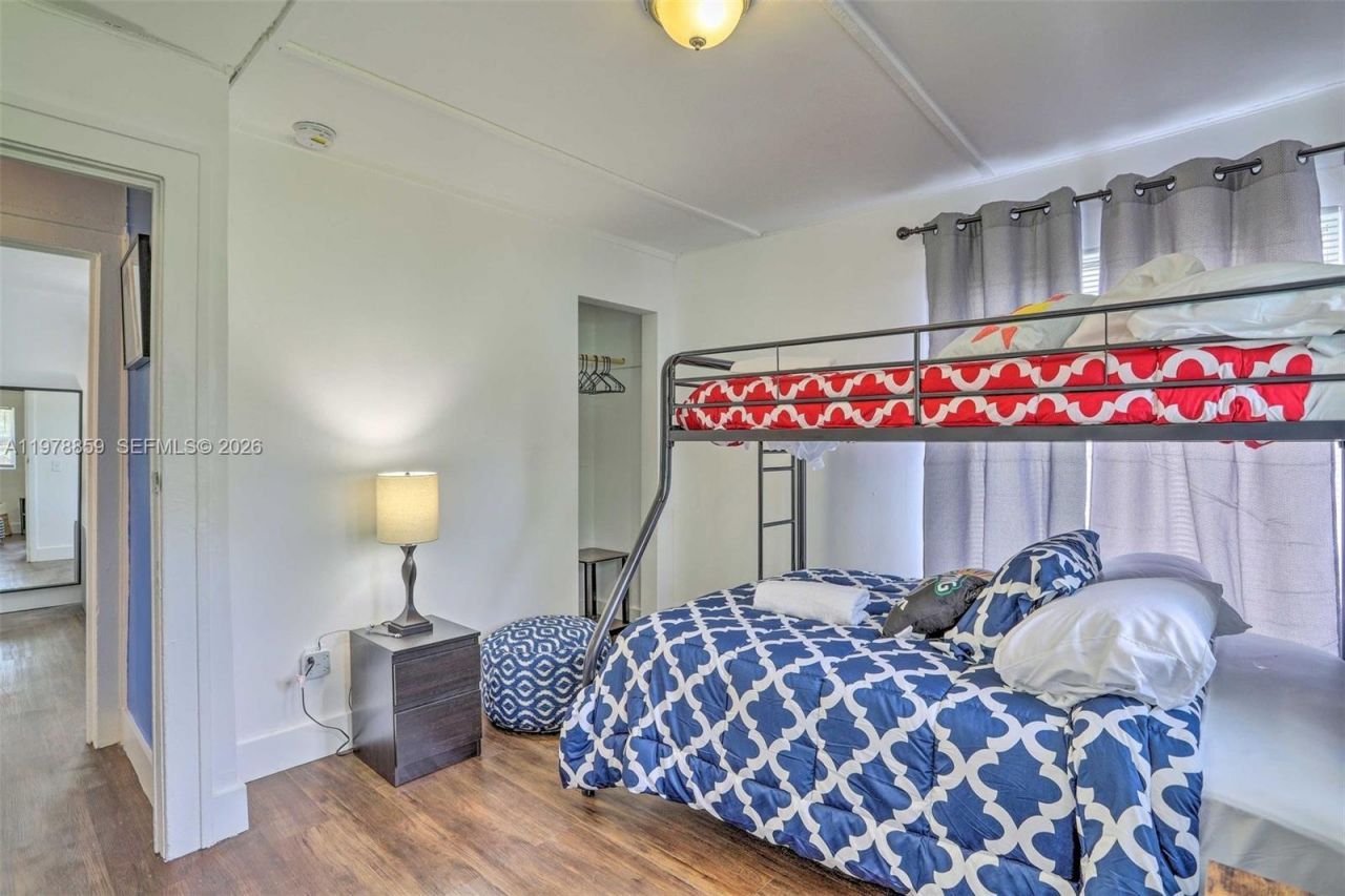 1920 NW 47th St , Miami, FL 33142 Photo