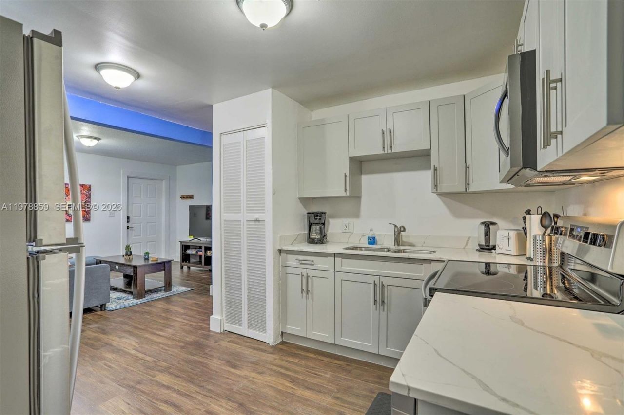 1920 NW 47th St , Miami, FL 33142 Photo