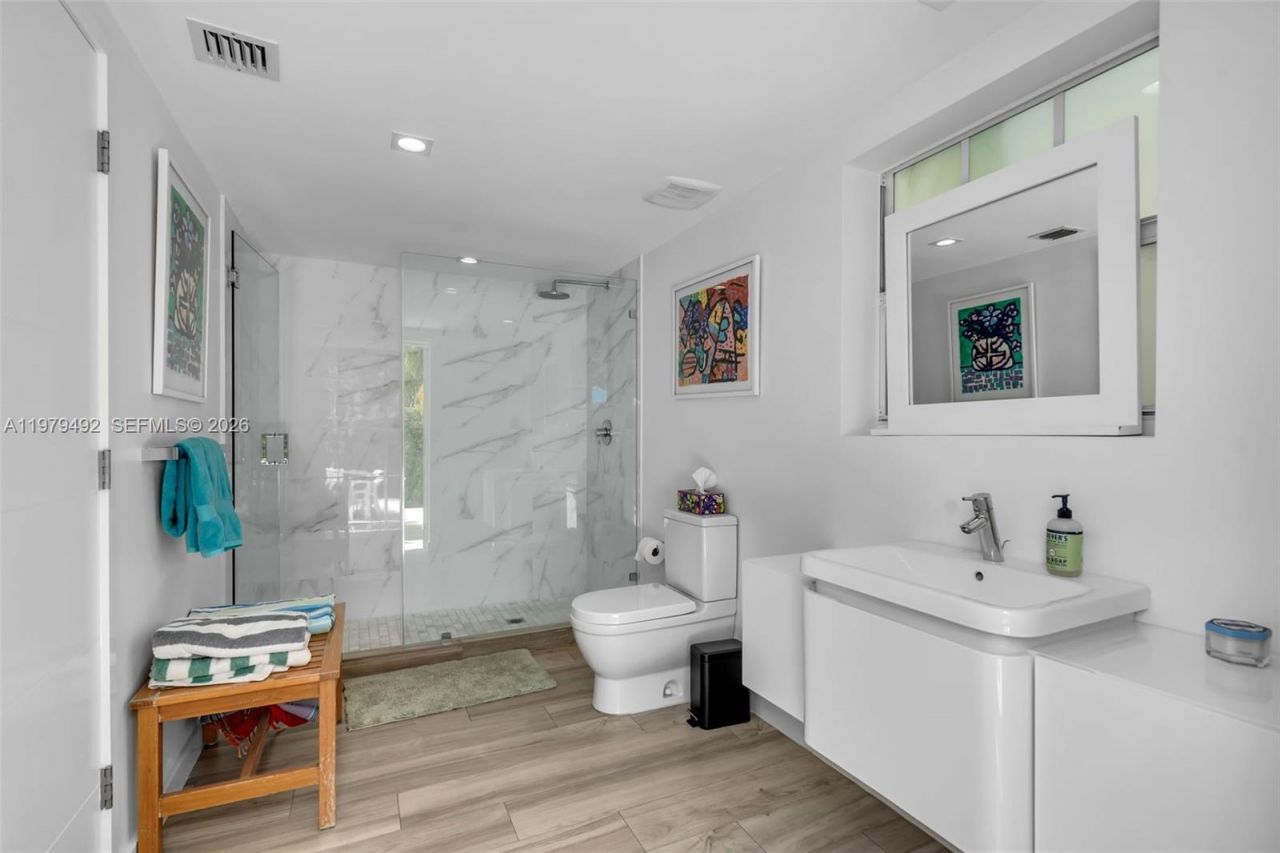 707 W 54th St , Miami Beach, FL 33140 Photo