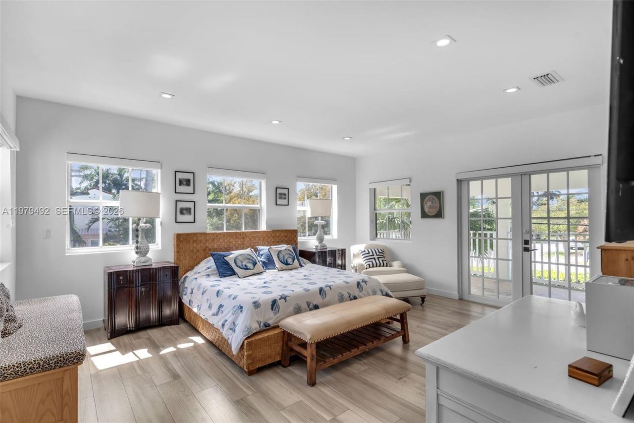 707 W 54th St , Miami Beach, FL 33140 Photo