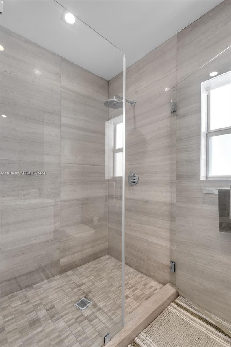 707 W 54th St , Miami Beach, FL 33140 Photo