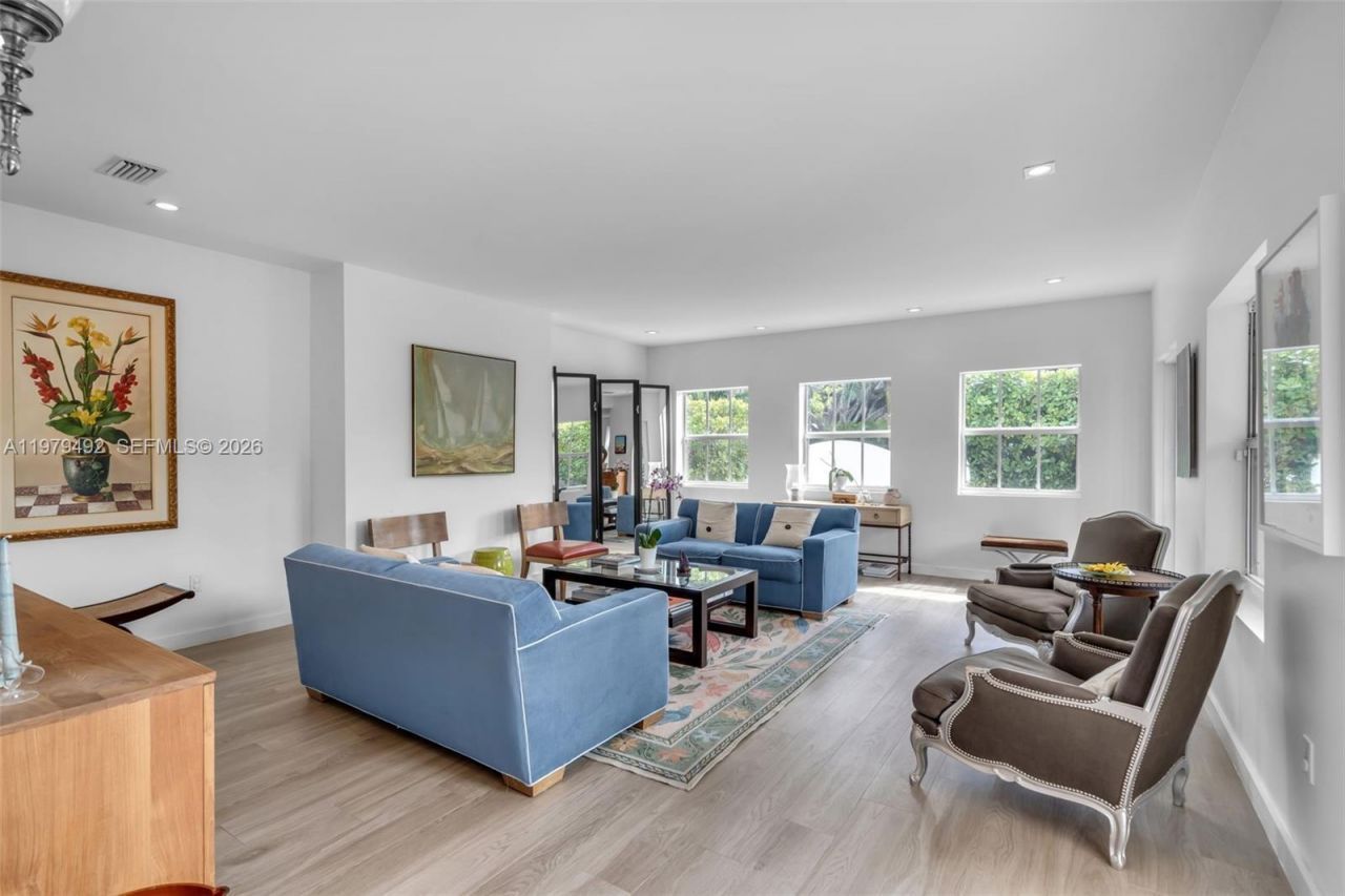 707 W 54th St , Miami Beach, FL 33140 Photo