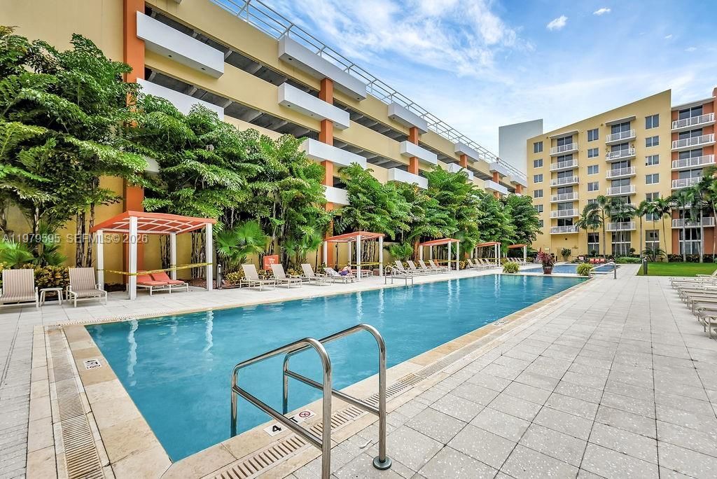 2775 NE 187th St , Unit 304, Aventura, FL 33180 Photo