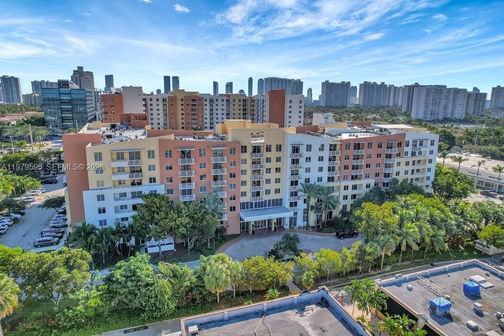 2775 NE 187th St , Unit 304, Aventura, FL 33180 Photo