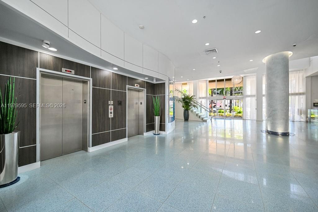 2775 NE 187th St , Unit 304, Aventura, FL 33180 Photo