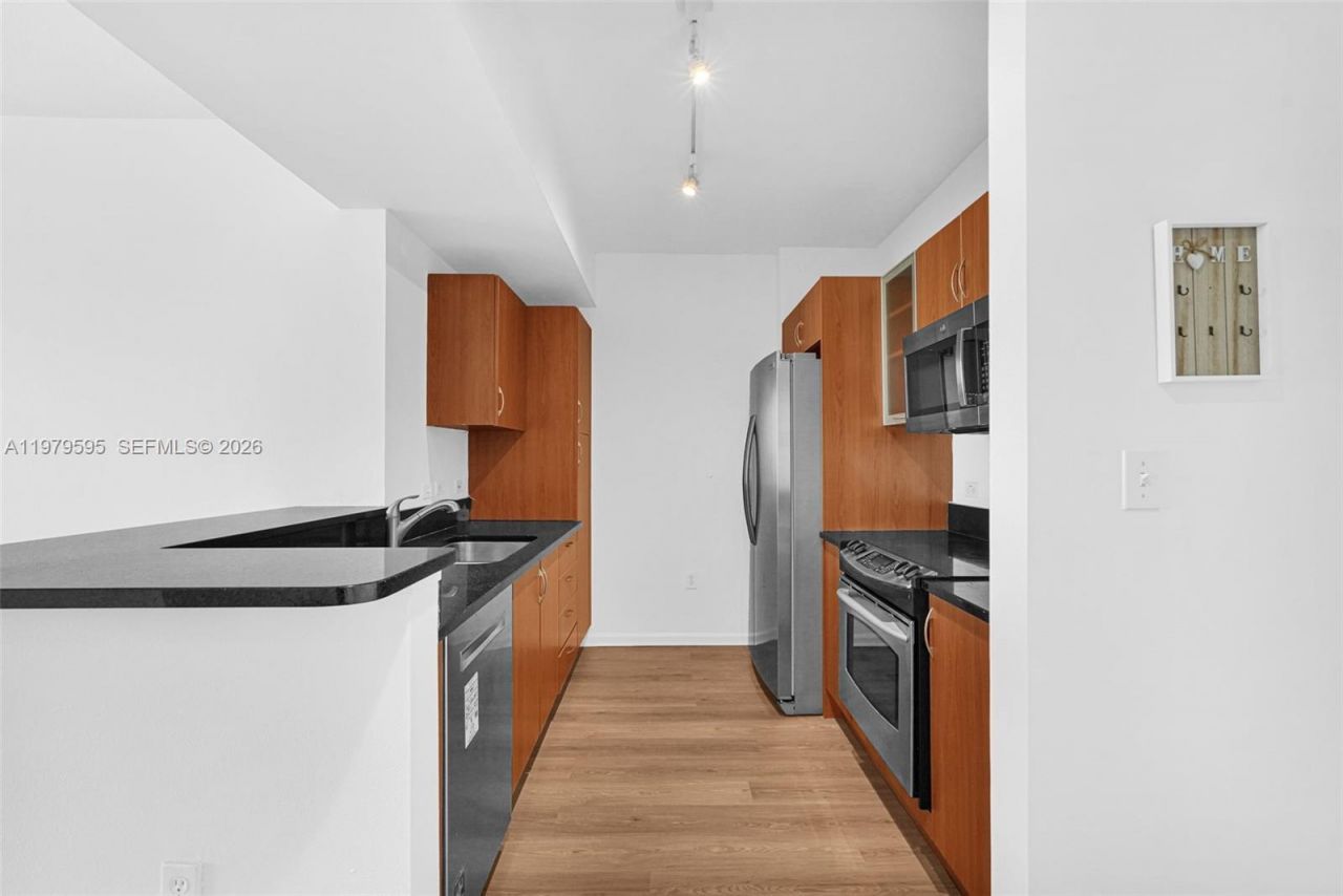 2775 NE 187th St , Unit 304, Aventura, FL 33180 Photo