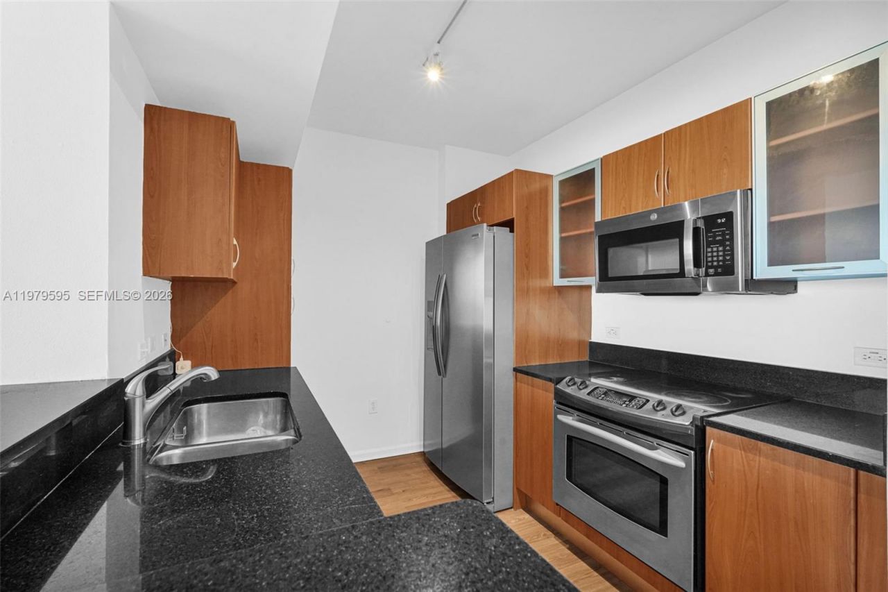 2775 NE 187th St , Unit 304, Aventura, FL 33180 Photo