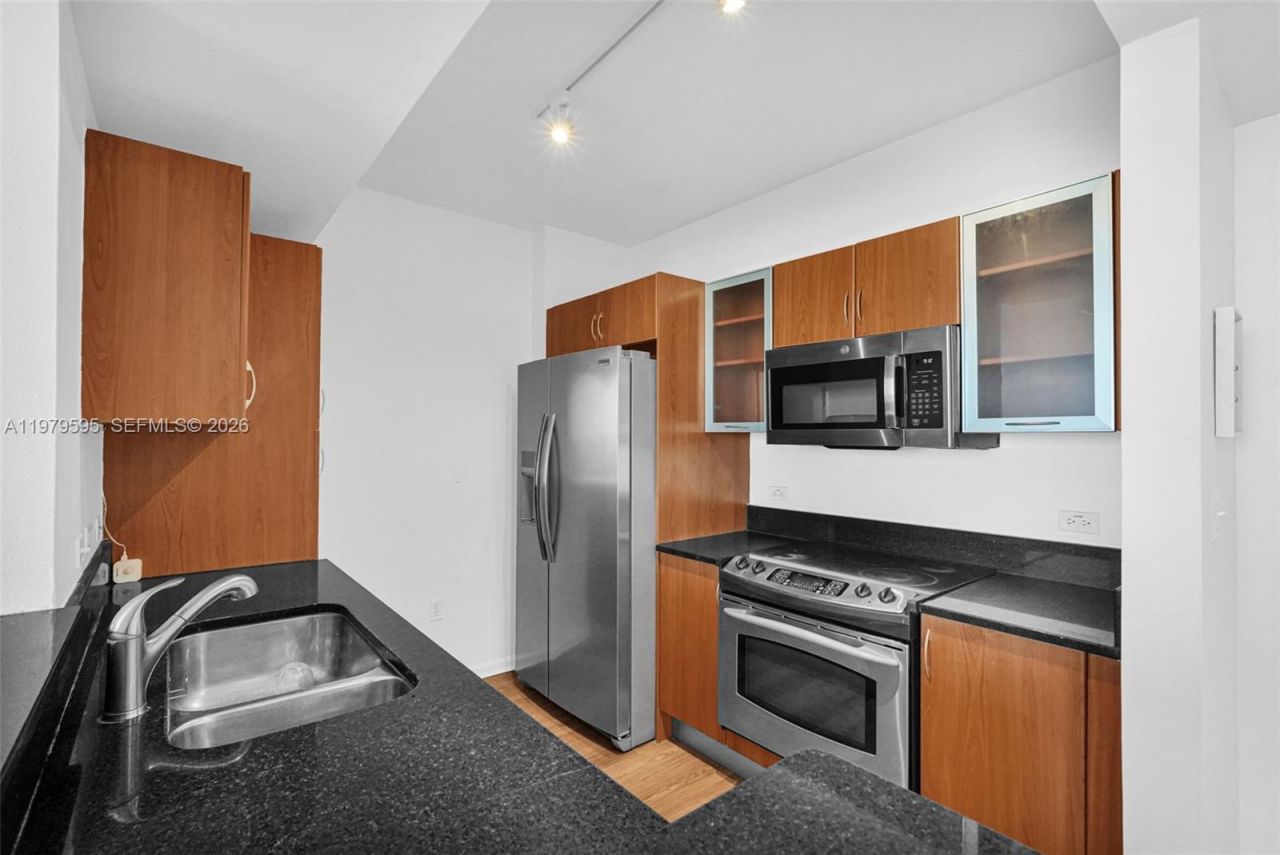 2775 NE 187th St , Unit 304, Aventura, FL 33180 Photo