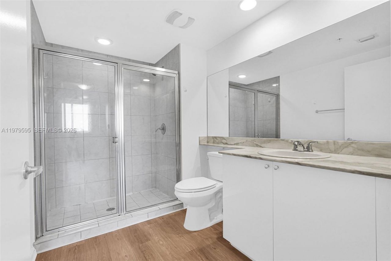 2775 NE 187th St , Unit 304, Aventura, FL 33180 Photo