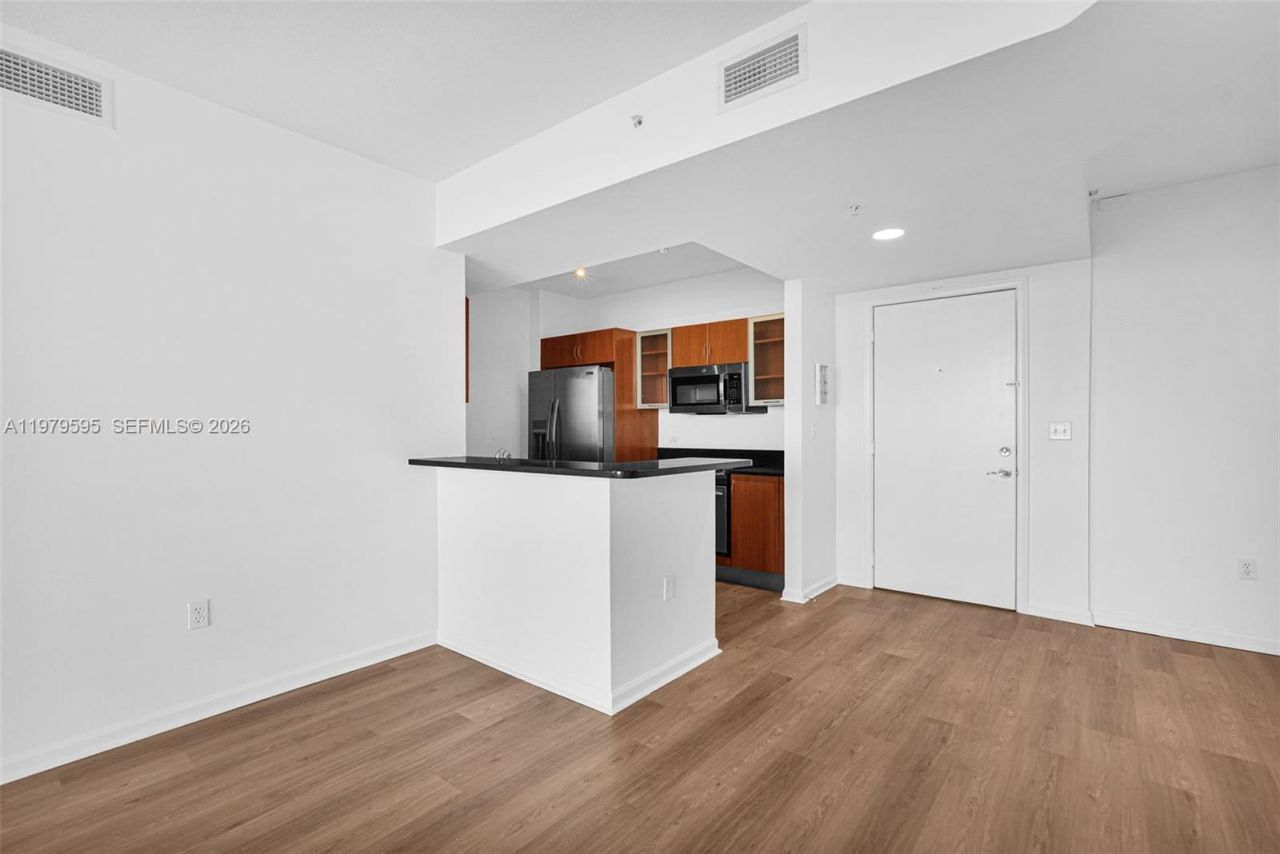 2775 NE 187th St , Unit 304, Aventura, FL 33180 Photo