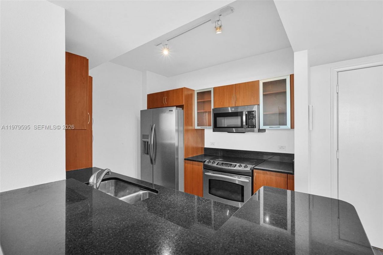 2775 NE 187th St , Unit 304, Aventura, FL 33180 Photo