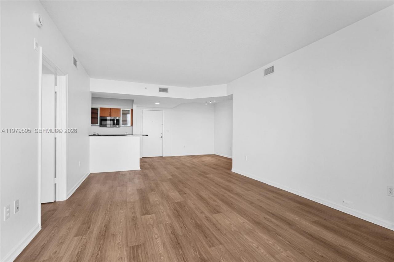 2775 NE 187th St , Unit 304, Aventura, FL 33180 Photo