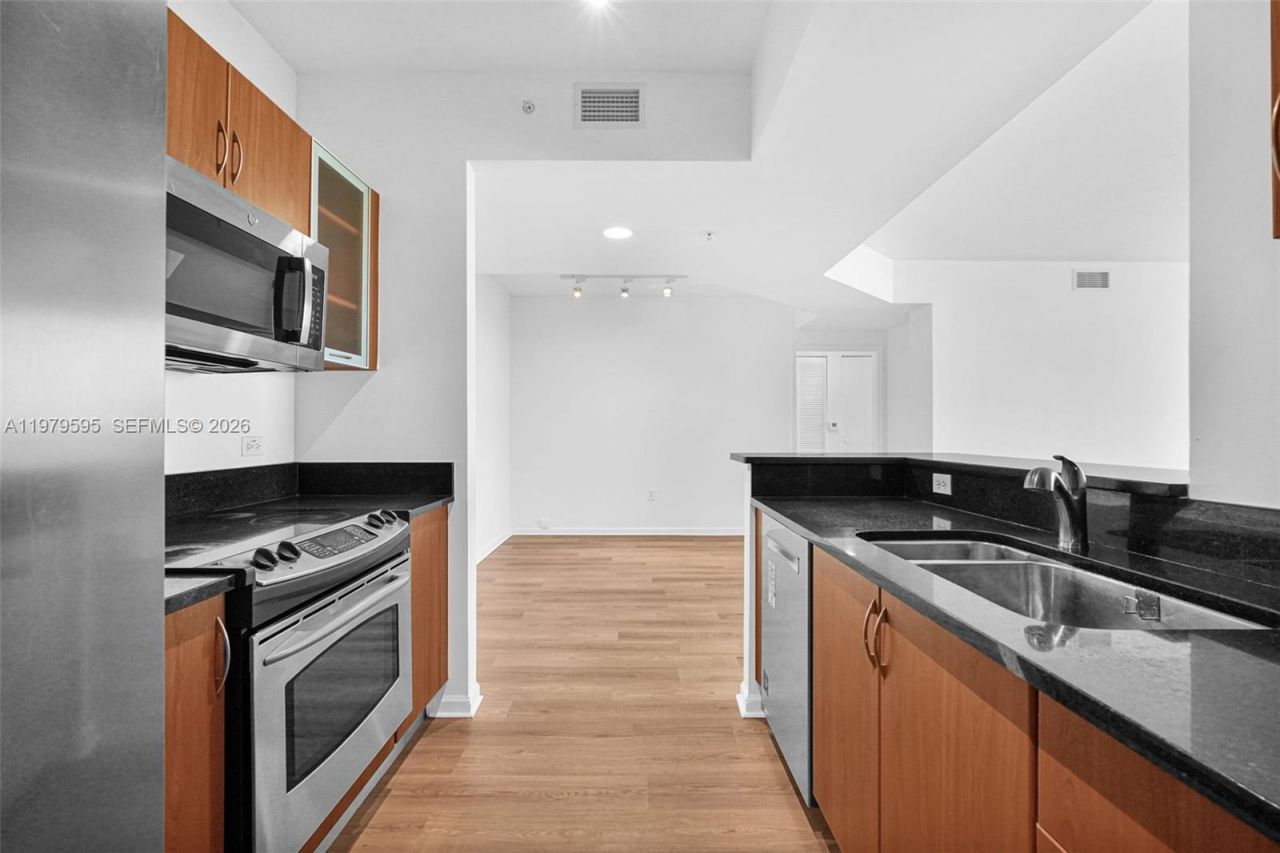 2775 NE 187th St , Unit 304, Aventura, FL 33180 Photo