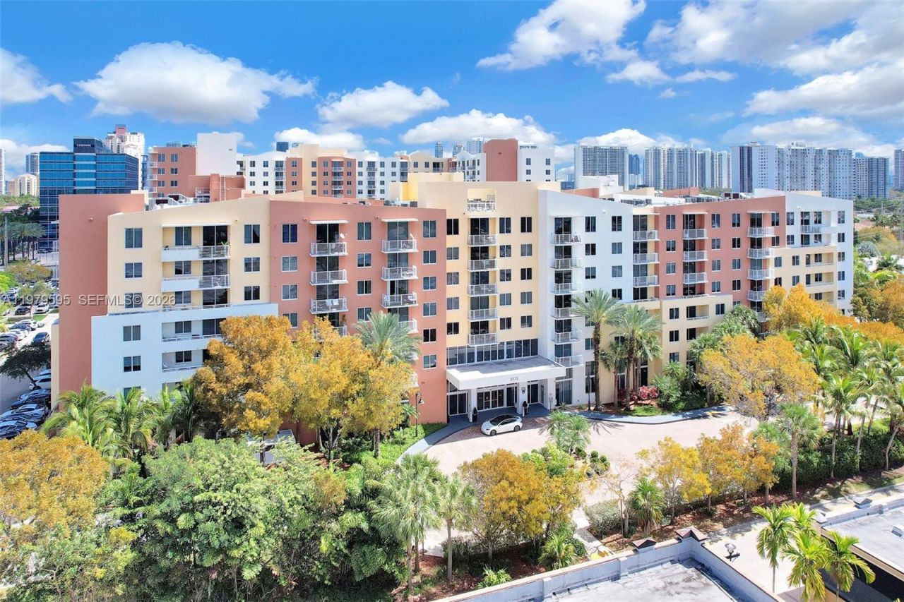 2775 NE 187th St , Unit 304, Aventura, FL 33180 Photo