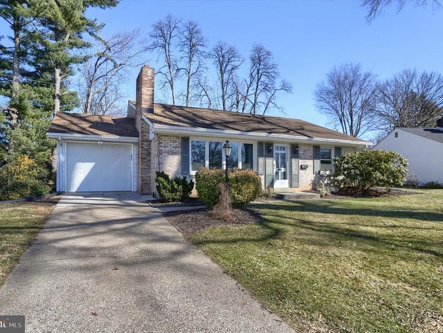 5 Round Hill Road, Camp Hill, PA 17011 Main Photo