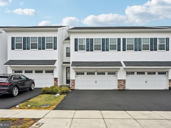 134 KNOCK HILL DRIVE, ROYERSFORD, PA 19468