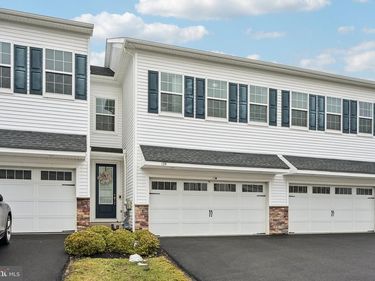 134 KNOCK HILL DRIVE, ROYERSFORD, PA 19468