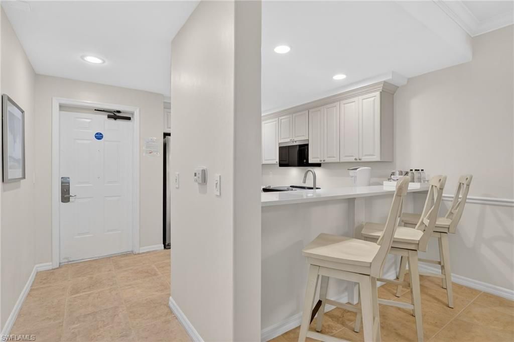 221 9th St S, Unit 114, Naples, FL 34102 Photo