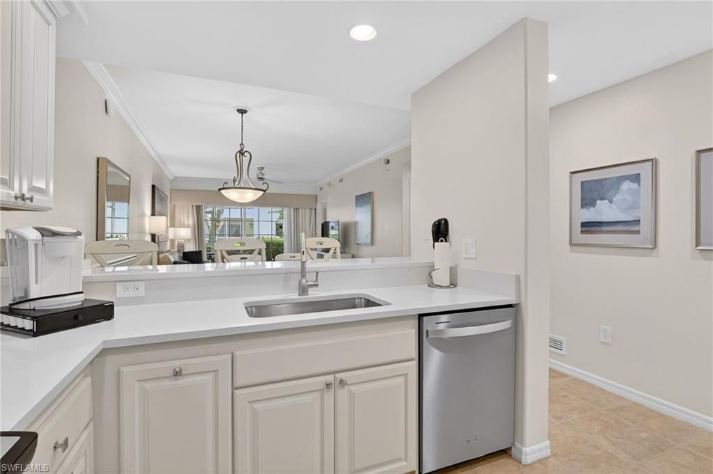 221 9th St S, Unit 114, Naples, FL 34102 Photo