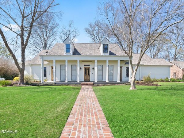 5726 Eagle Pass Drive , Youngsville, LA 70592