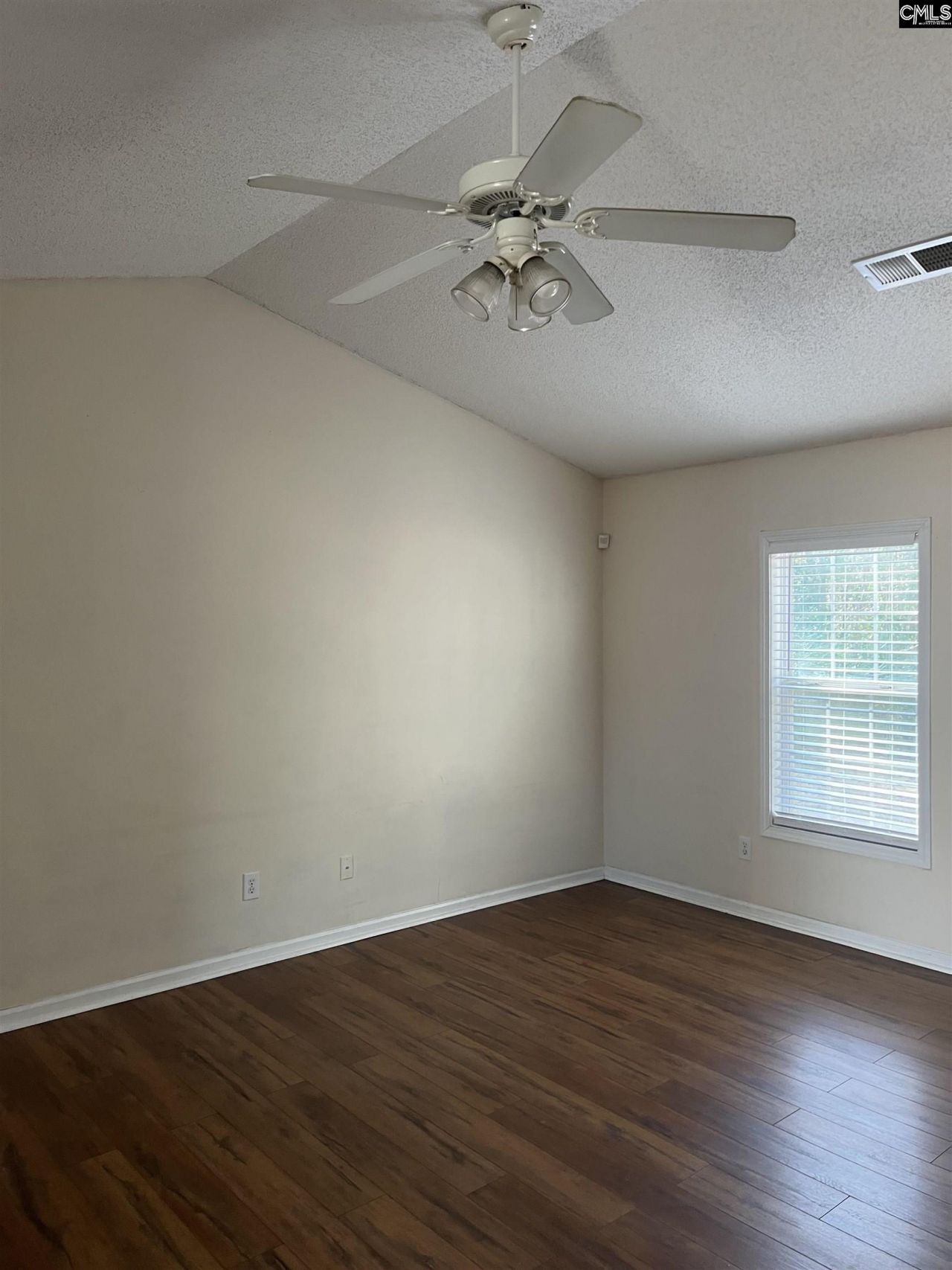 15 Derby Lane  Photo 4