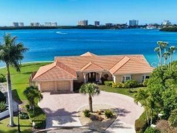 376 WEST ROYAL FLAMINGO DRIVE , SARASOTA, FL 34236