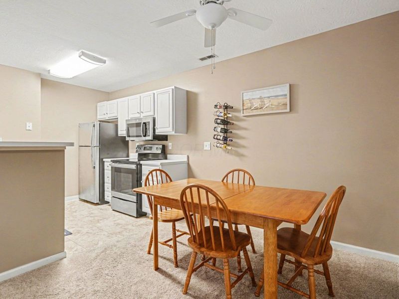 2458 Crystal Springs Drive, Hilliard, OH 43026 Photo 12