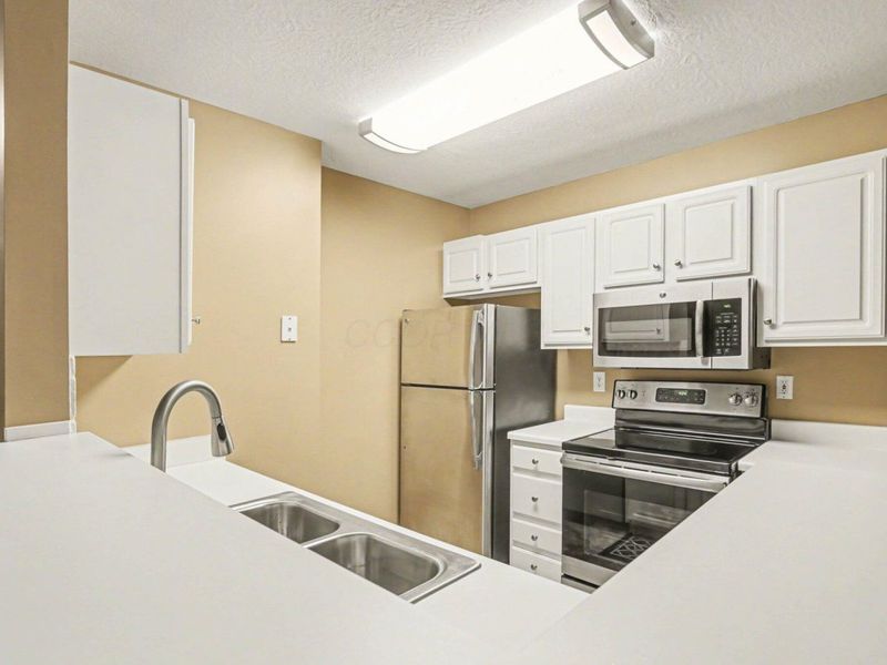 2458 Crystal Springs Drive, Hilliard, OH 43026 Photo 13