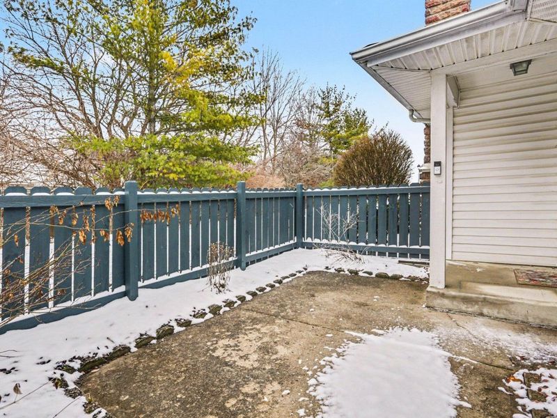 2458 Crystal Springs Drive, Hilliard, OH 43026 Photo 5