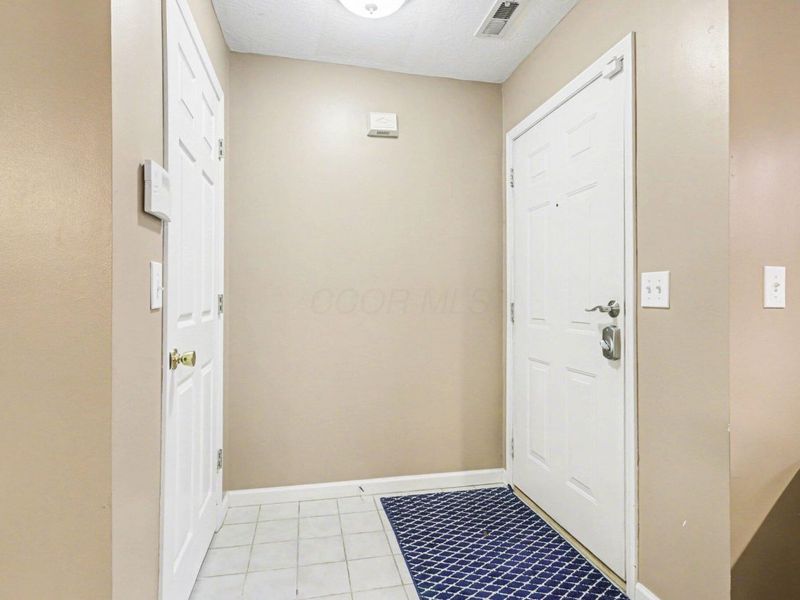 2458 Crystal Springs Drive, Hilliard, OH 43026 Photo 6