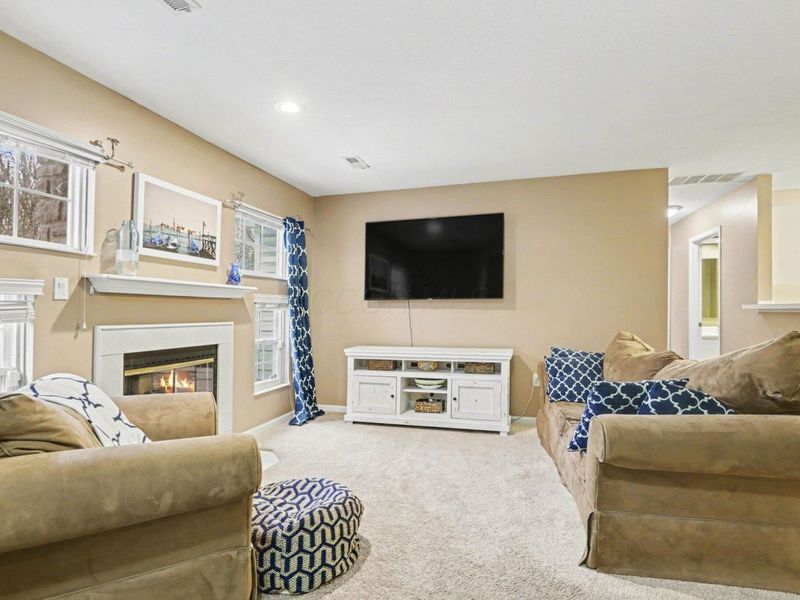 2458 Crystal Springs Drive, Hilliard, OH 43026 Photo 8