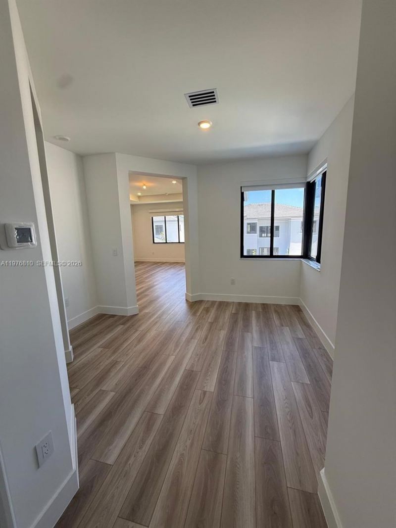 19616 NE 14 Ct, Miami, FL 33179 Photo