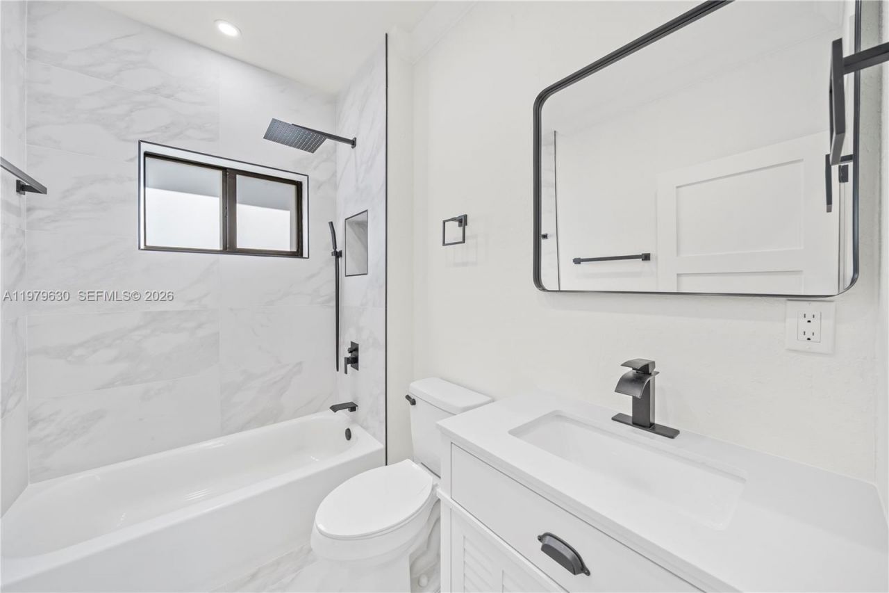 1735 NW 84th St , Miami, FL 33147 Photo