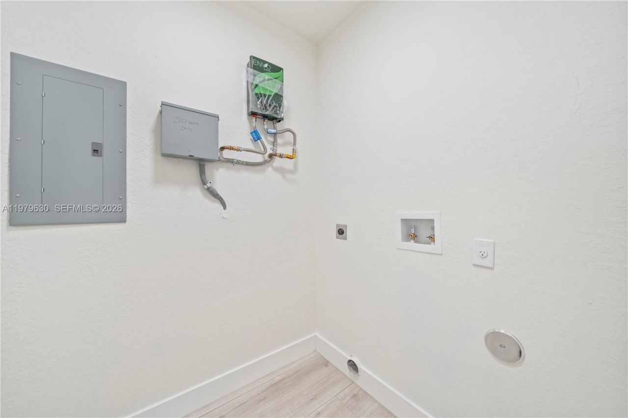 1735 NW 84th St , Miami, FL 33147 Photo