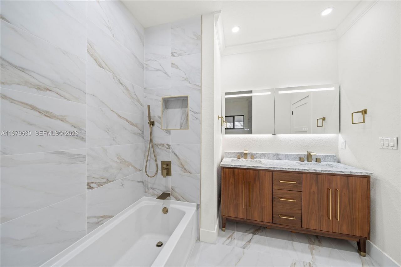 1735 NW 84th St , Miami, FL 33147 Photo