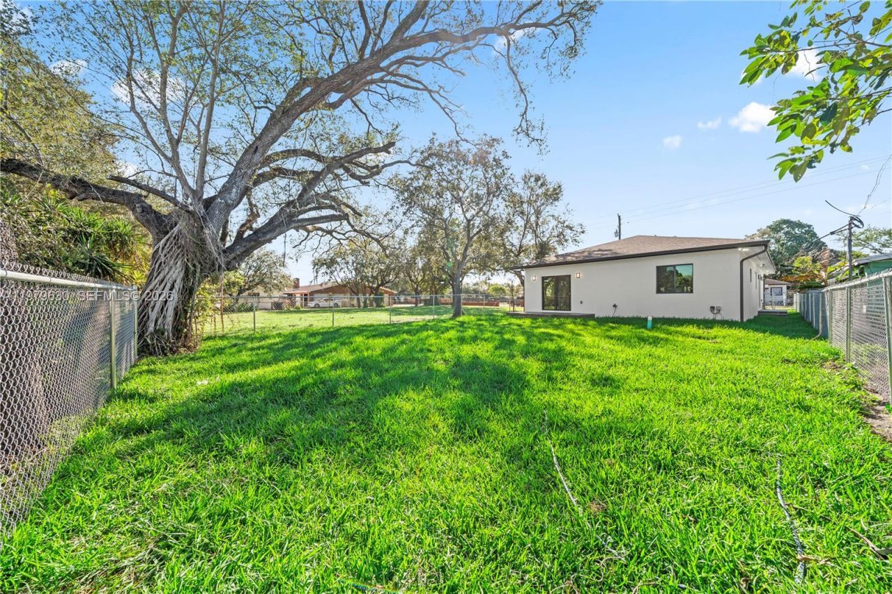 1735 NW 84th St , Miami, FL 33147 Photo