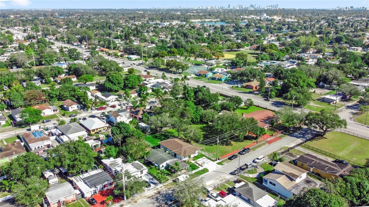 1735 NW 84th St , Miami, FL 33147 Photo