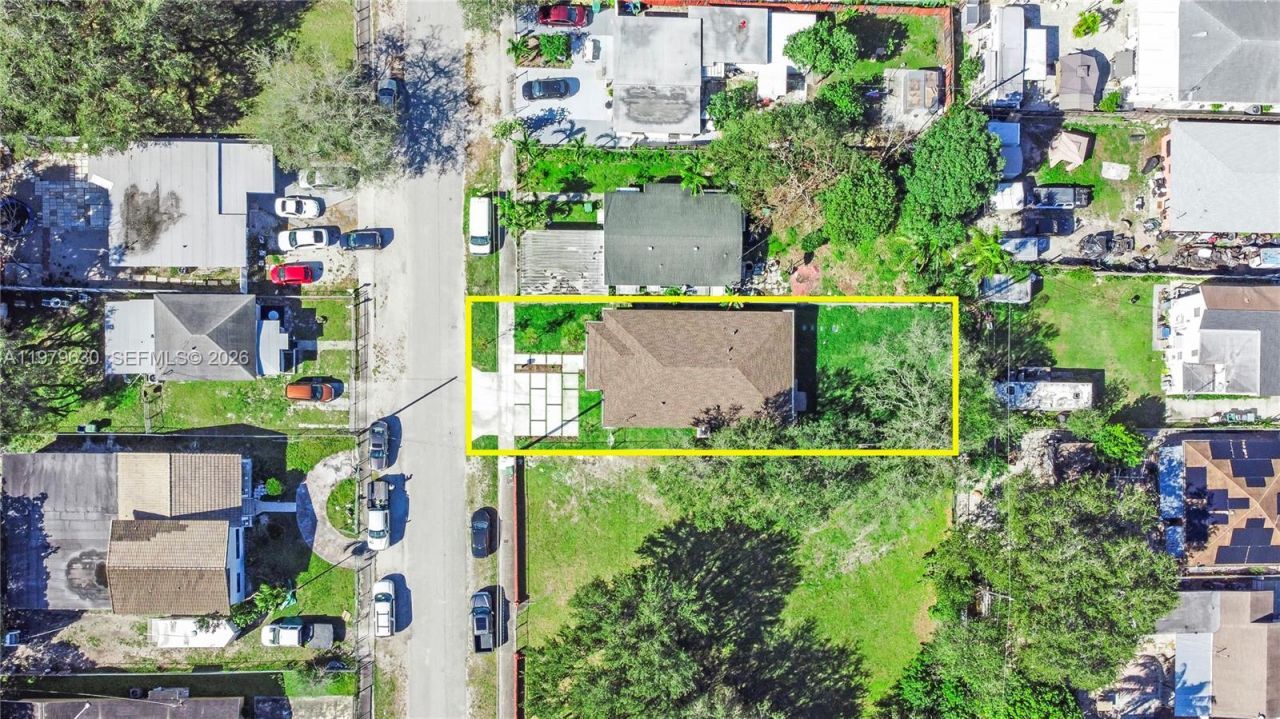 1735 NW 84th St , Miami, FL 33147 Photo