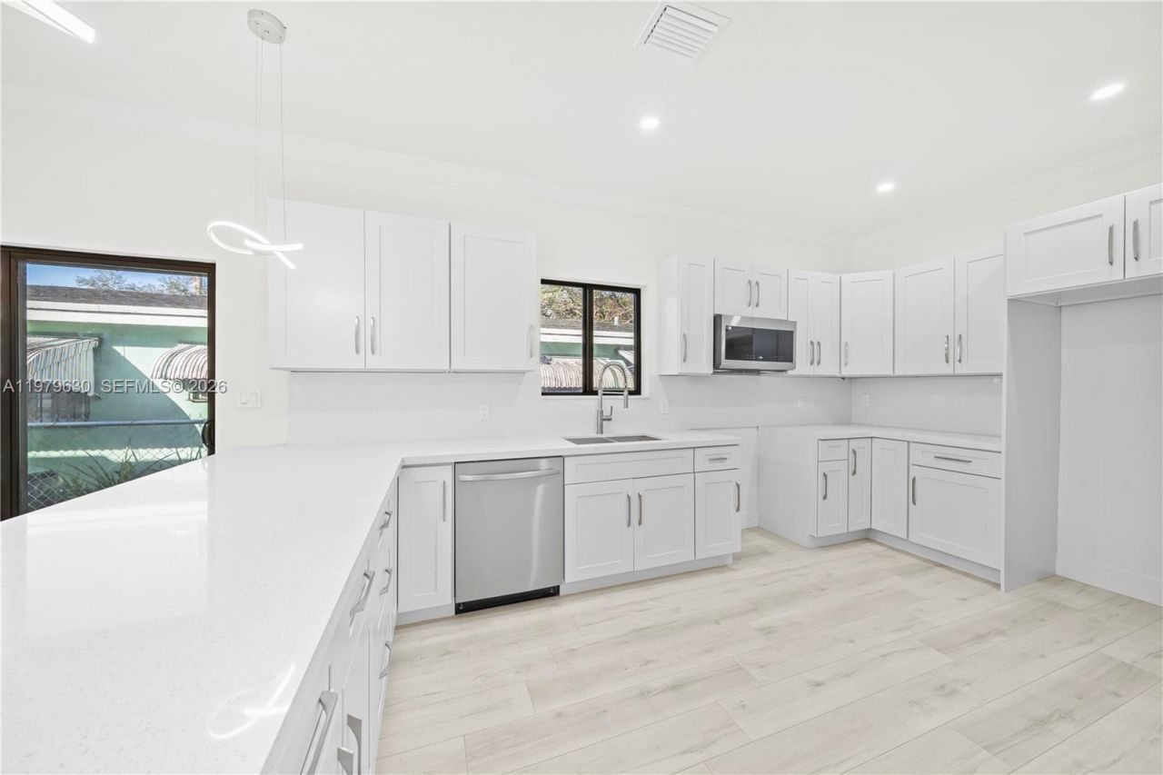 1735 NW 84th St , Miami, FL 33147 Photo