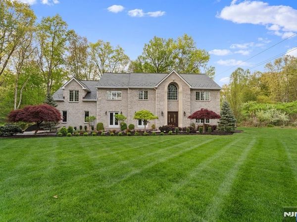 7 Orchard Lane, OLD TAPPAN, NJ 07675