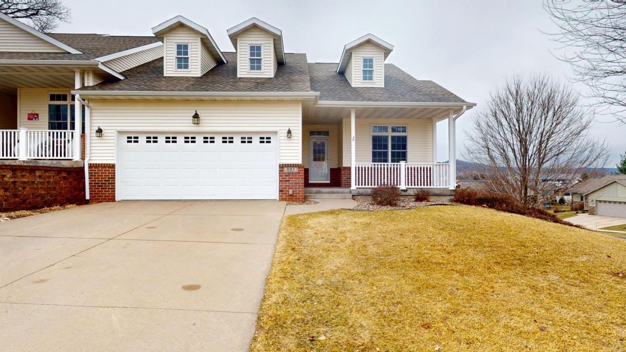 807 Maple Shade Drive, Holmen, WI 54636