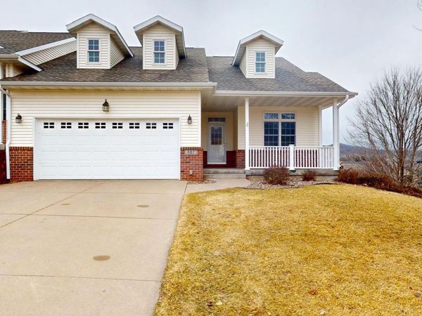 807 Maple Shade Drive, Holmen, WI 54636