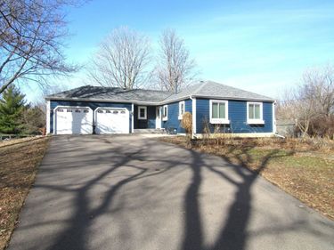 6680 Nez Perce Drive, Chanhassen, MN 55317